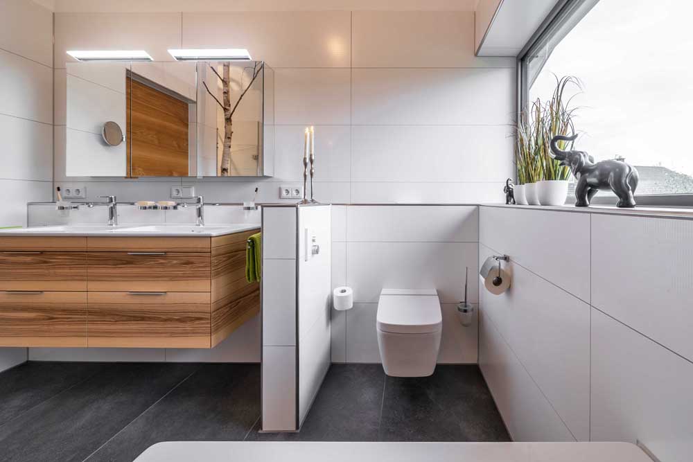 Betzl Haustechnik Referenzbad - Doppelwaschtisch und WC