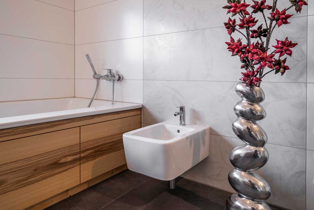 Betzl Haustechnik Referenzbad - Bidet-Bereich