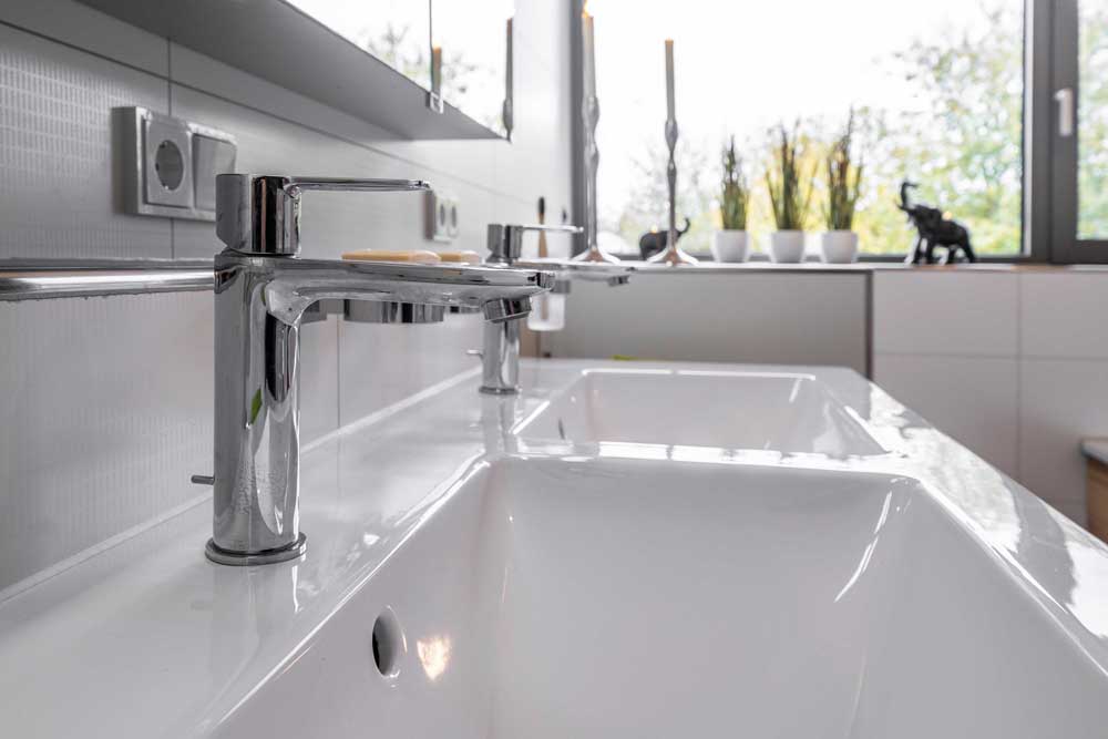 Betzl Haustechnik Referenzbad - Doppelwaschbecken seitlich